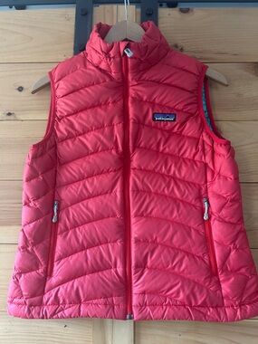 Patagonia Women’s Down Sweater Vest Medium READ